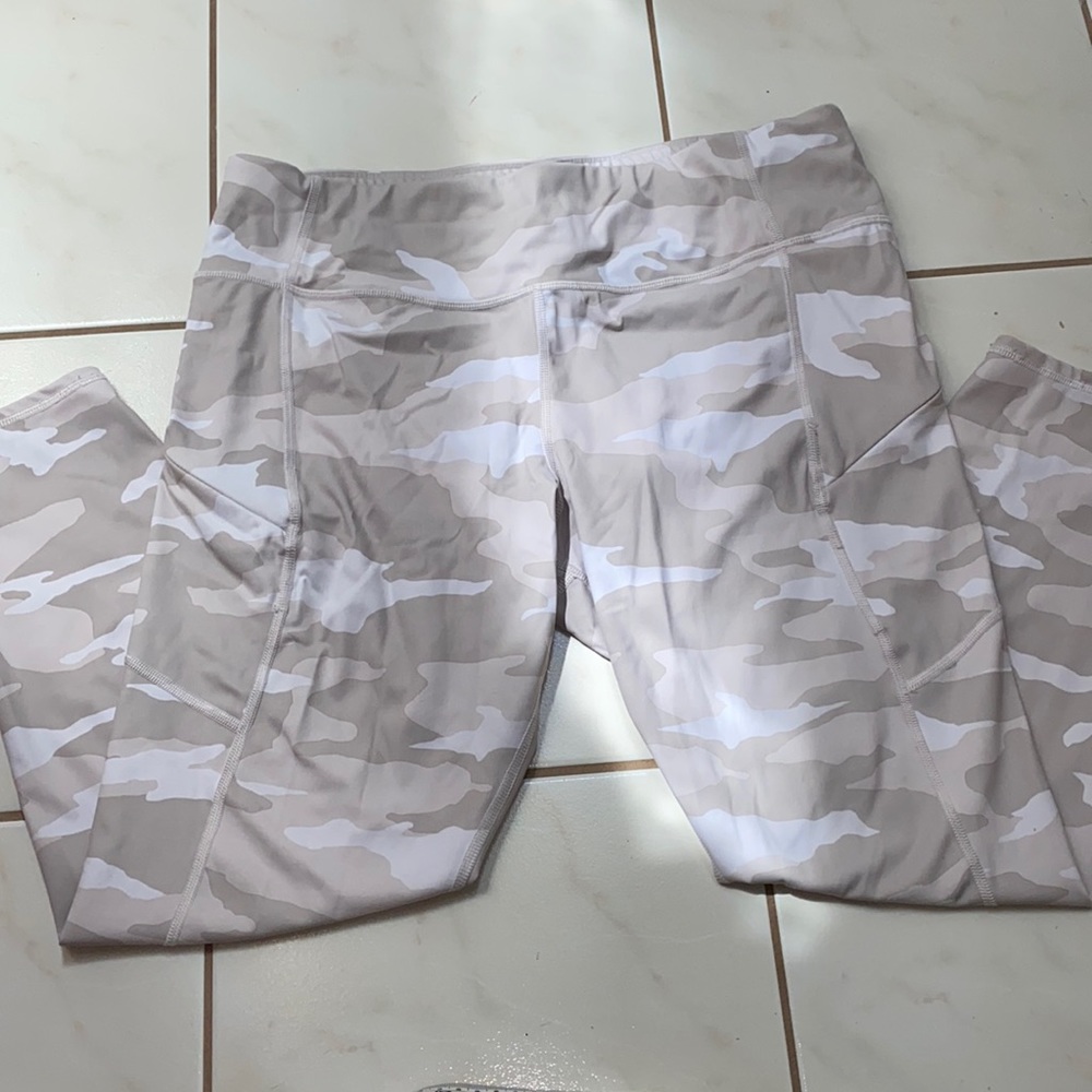 Athleta Cream Camp Leggings